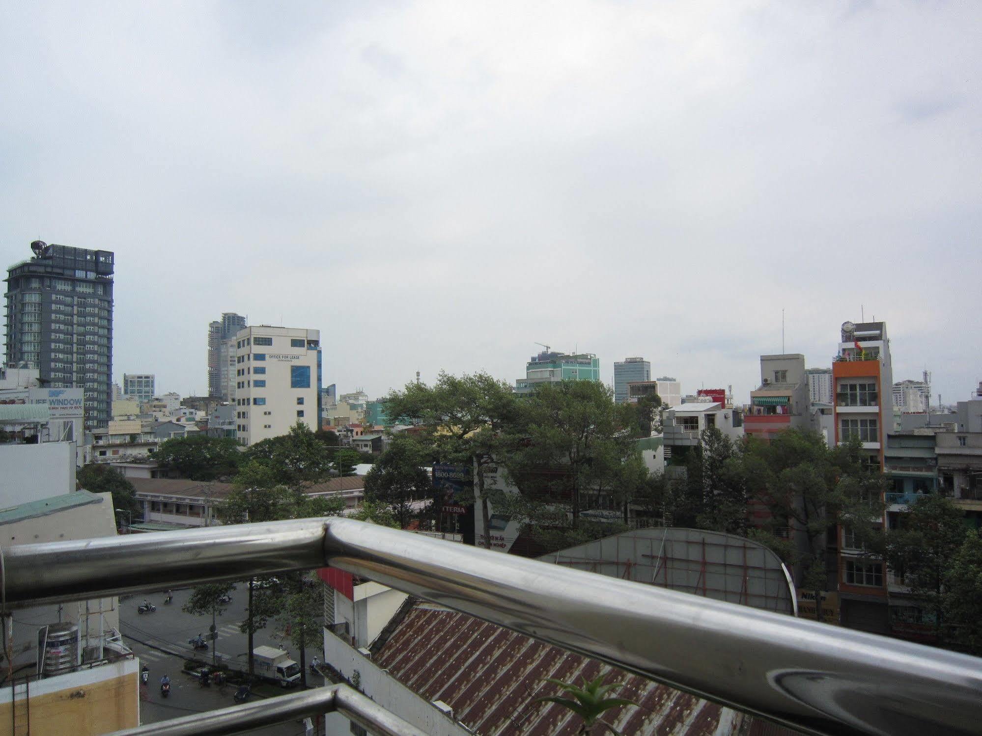 Отель Saigon Odyssey House Хошимин Экстерьер фото