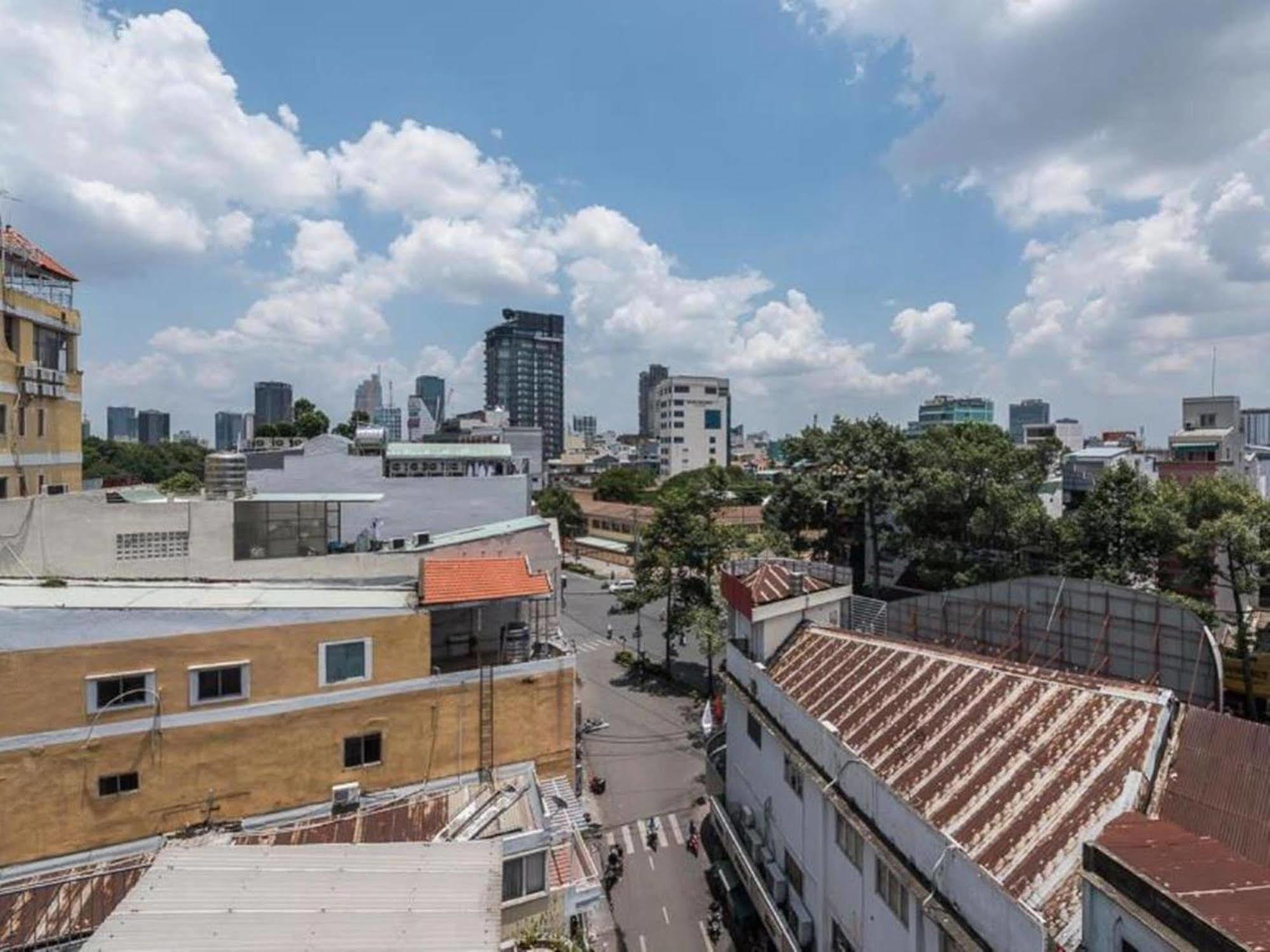 Отель Saigon Odyssey House Хошимин Экстерьер фото